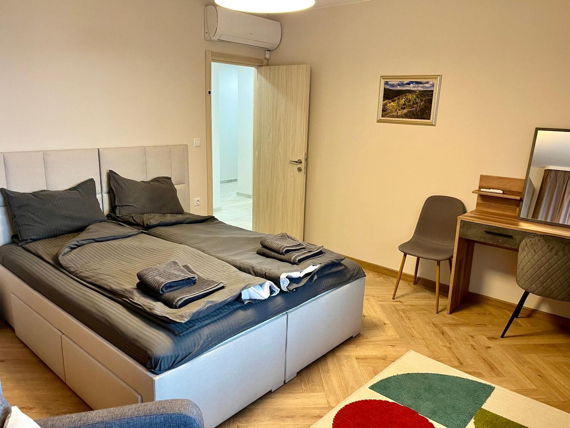 Parkview Luxury In City Center 8 Veliko Tarnovo Exterior photo